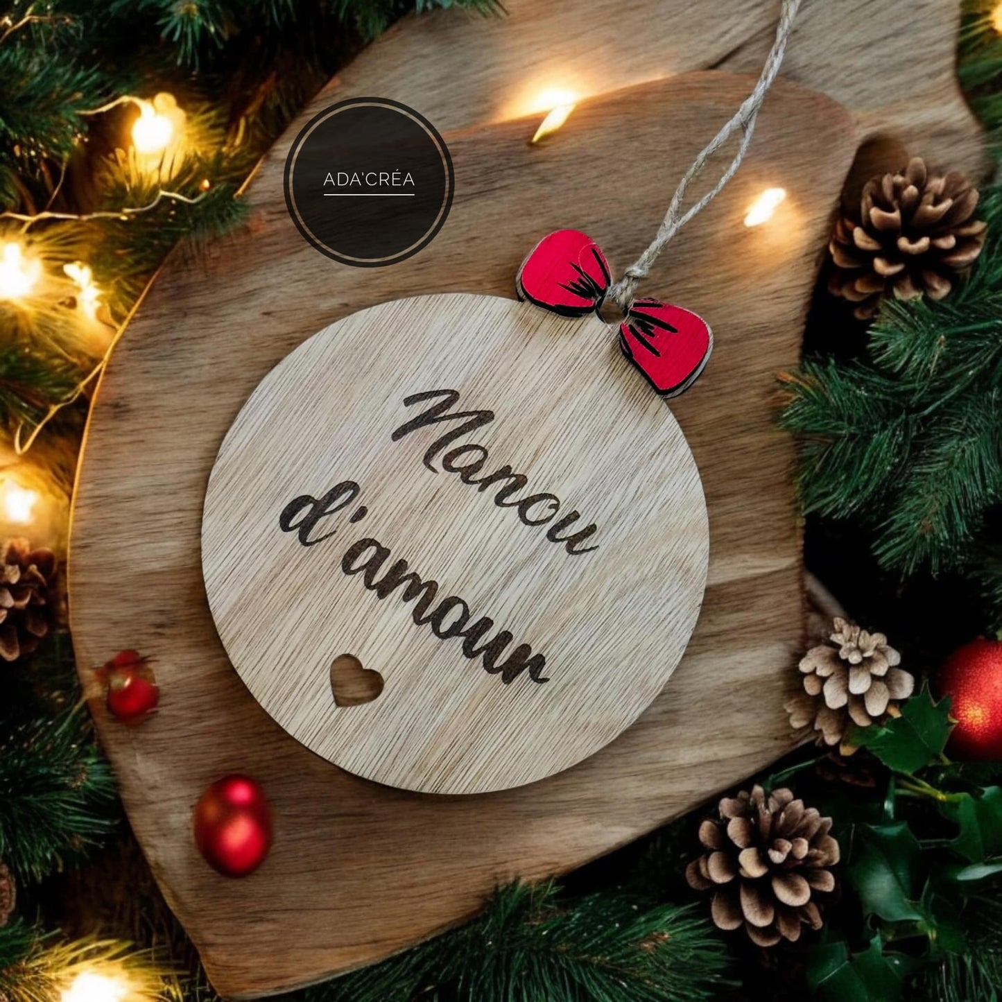 Boule de Noël en bois personnalisable