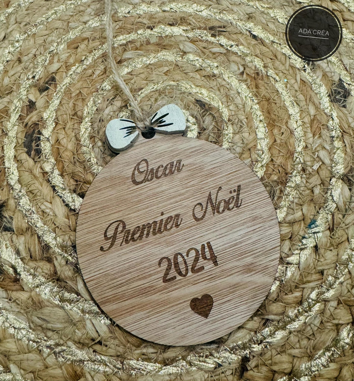 Boule de Noël en bois personnalisable